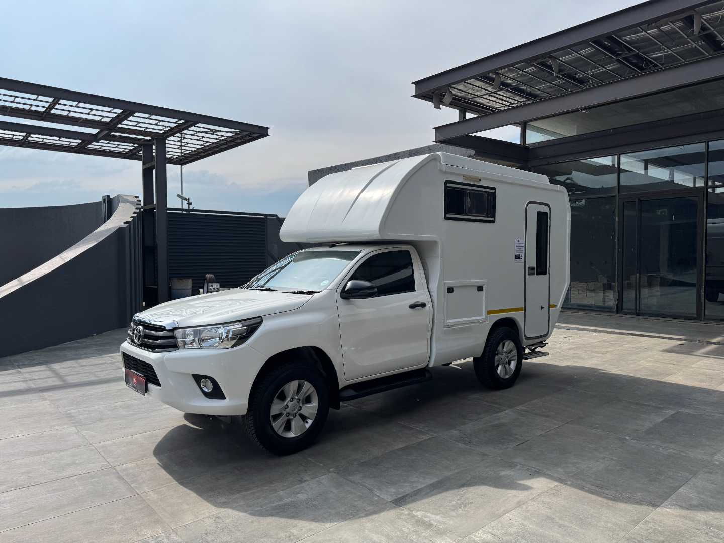 2023 TOYOTA HILUX 2.4 GD6 4X4 NAVI AUTO for sale at Lifestyle Centre